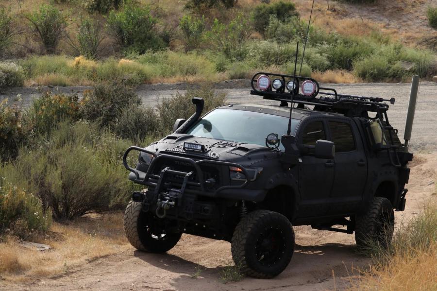 Toyota Tundra CrewMax 4x4 Zombie Apocalypse 2013 года  (фото 49 из 461)